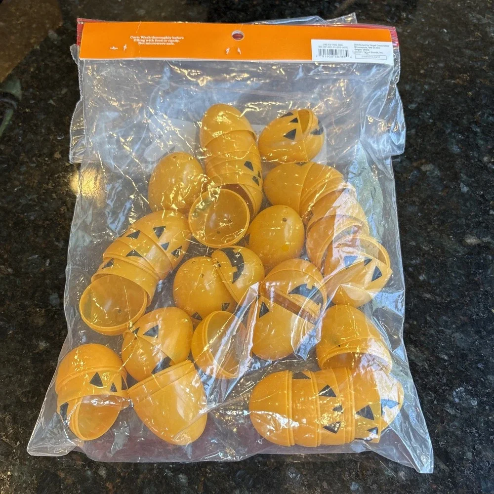 NEW Halloween Party  treat bags, fillable pumpkins, Glow In Dark Stickers